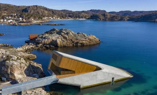 En Noruega: una cena gourmet debajo del mar